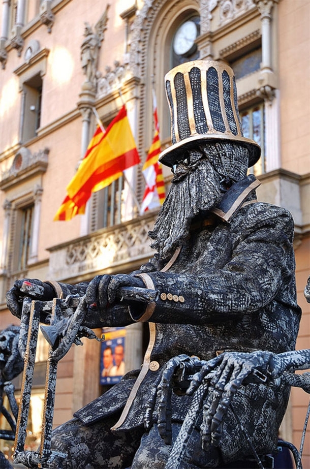 17 Absolutely Magical & Enchanting Street Performers 