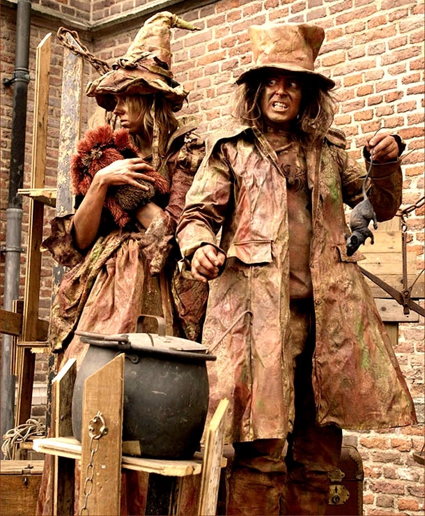 17 Absolutely Magical & Enchanting Street Performers 
