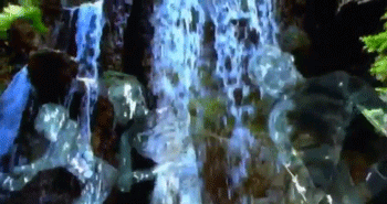 Here Are 6 GIFs From TLC's Video For 'Waterfalls'