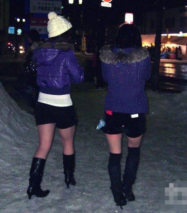 Short Shorts in the snow 