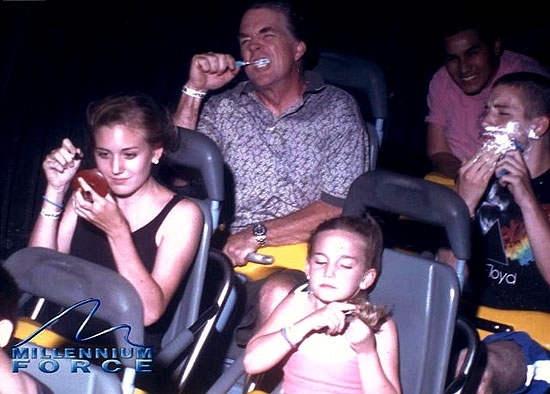10 Side-Splittingly Funny Rollercoaster Action Shots 