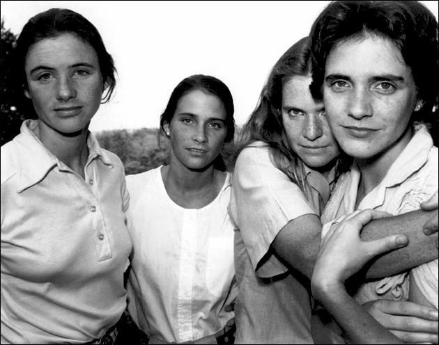 The Brown Sisters, Portraits of 4 Sisters Taken Every Year For 36 Years