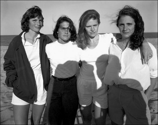 The Brown Sisters, Portraits of 4 Sisters Taken Every Year For 36 Years
