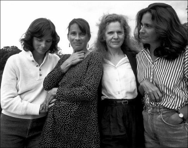 The Brown Sisters, Portraits of 4 Sisters Taken Every Year For 36 Years