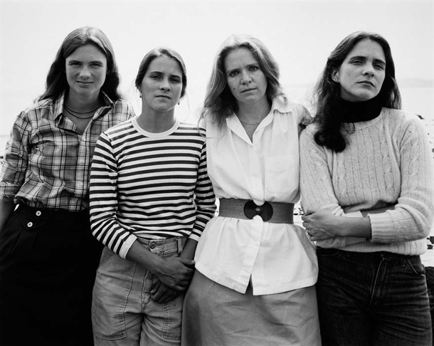 4 Sisters Photographed Every Year For 36 Years 