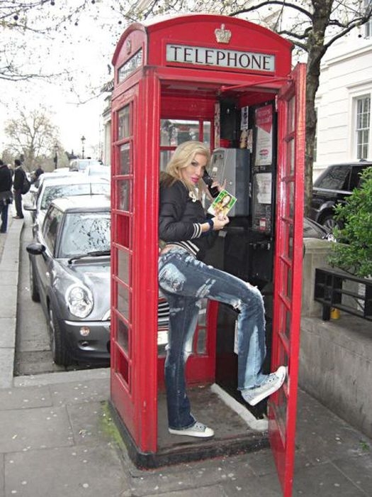 Nicole Sanders in London