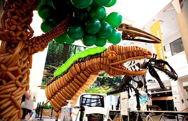 This Awesome 20ft Dinosaur Is Made From Balloons 