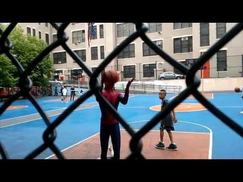 ‘The Amazing Spider-Man’ Andrew Garfield Gets on the Court with Kids 