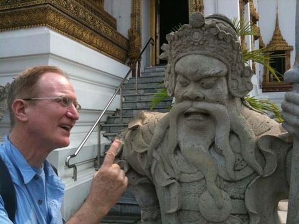 Dad yelling at statue 