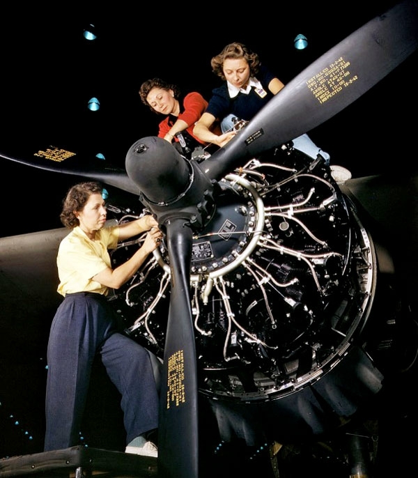 Rare Color Photos Of Women Working During WW2 