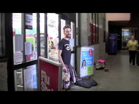 Miley Cyrus Cusses a Paparazzo Who Asks If She’s Pregnant  