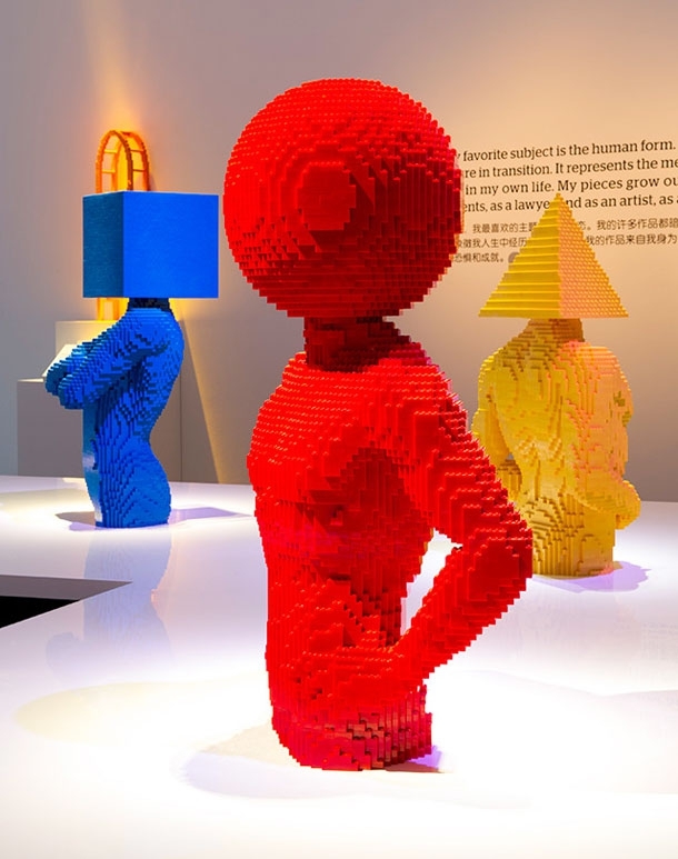 Stylish And Awe-Inspiring Sculptures Made From LEGO 