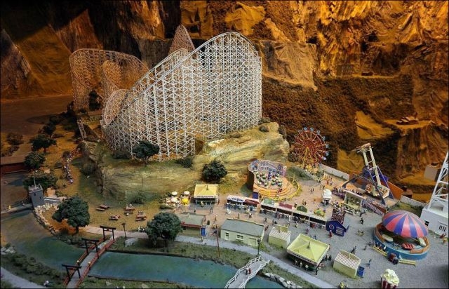 Man Spends 16 Years Building a Gigantic Model Railway 
