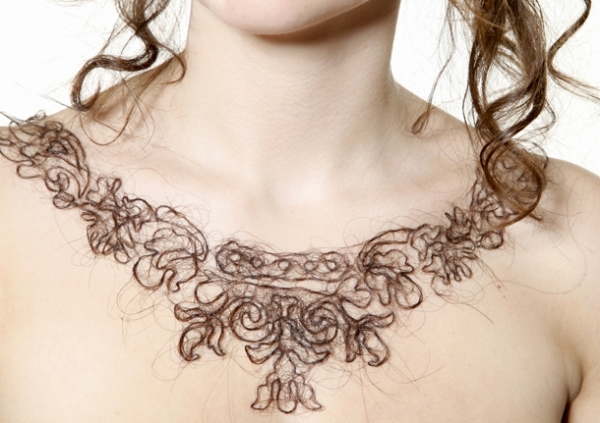 Necklaces made ​​of natural hair