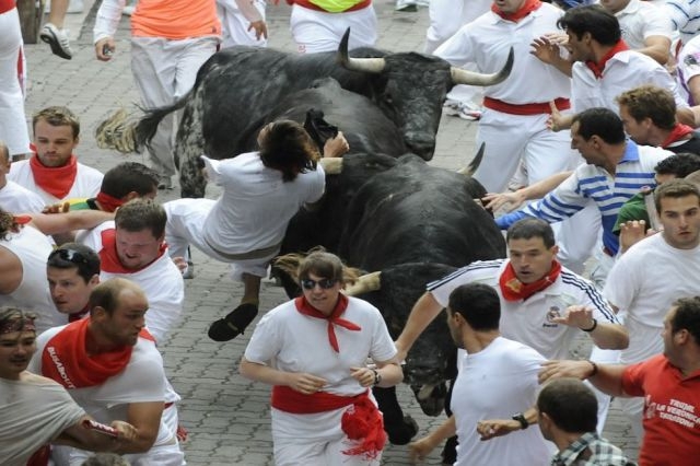 Spanish Bull Racing Ends in Injury