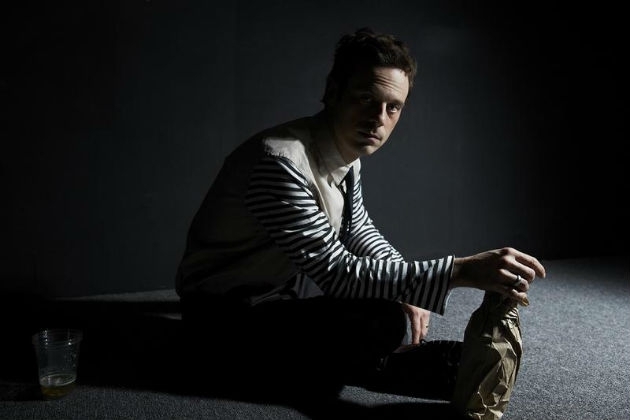 Actor Scoot McNairy Makes Us Want to Inch a Little Closer