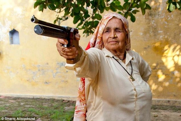 The Oldest Sharpshooter In The World!