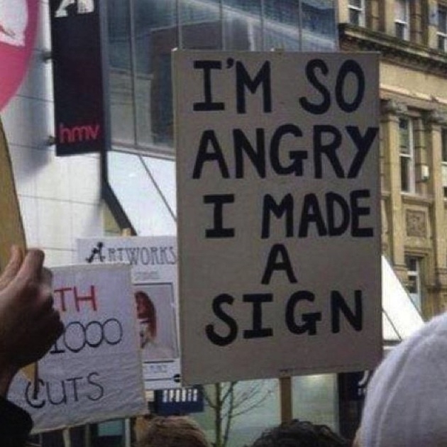 10 Hilarious Handmade Signs That Will Grab Your Attention