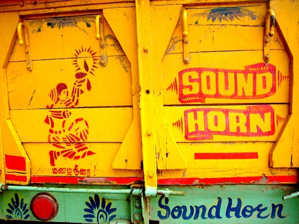 Bold And Colourful Artworks From The Streets Of India