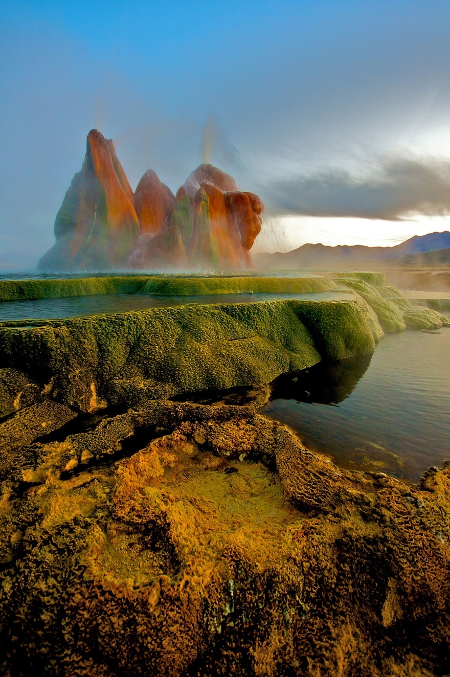 Incredible Fly Geyser in Nevada Created Purely by Accident