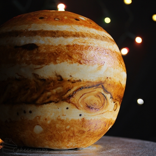 Jupiter Cake with Inner Layers and Detailed Atmosphere