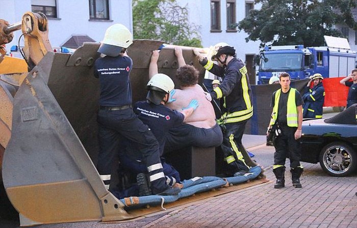 Firefighters Rescued a Giant Man 