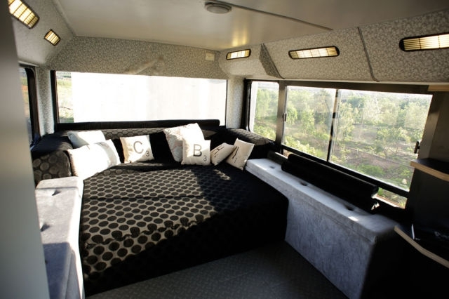 Women Turn a Scrapyard Bus into a Stylish Home