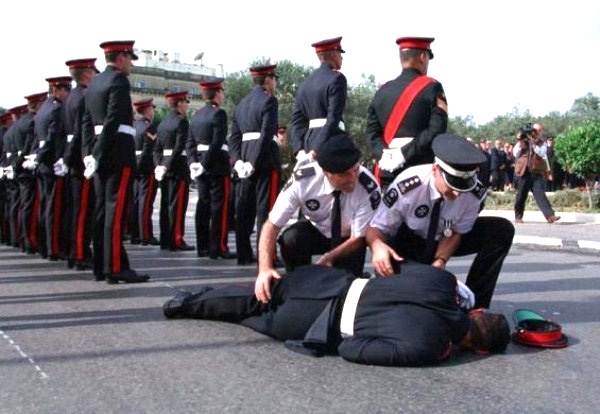 17 Soldiers Collapsing Due To Exhaustion At Military Ceremonies 