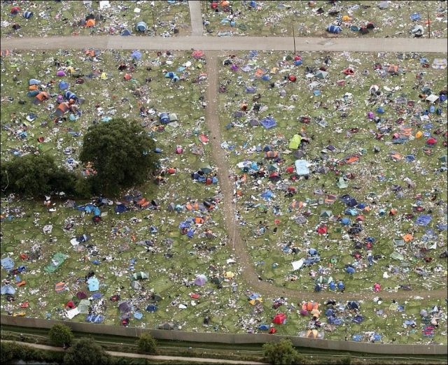 Music Fans Leave Behind a Mass of Mess in Reading 
