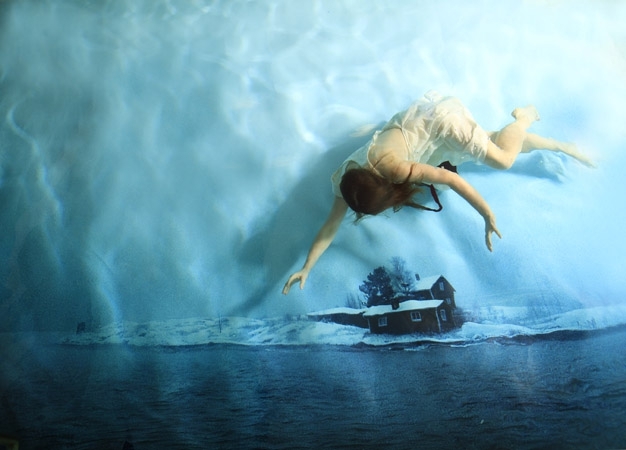 Magical Underwater Photos of Freely Flowing Figures