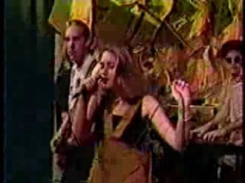 Awkward interview with No Doubt after their first TV performance, 1990 