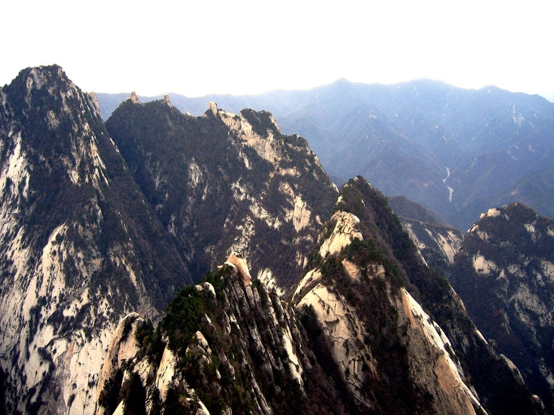 China’s Cliffside Plank Path Will Give you Goose Bumps