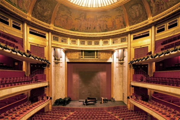 Step Inside The Grandiose & Extravagant Theatres Of Paris