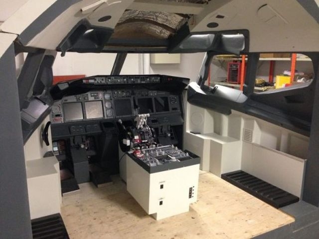 Norwegian Truck Driver Builds a Hyper-Realistic Boeing 737 Cockpit