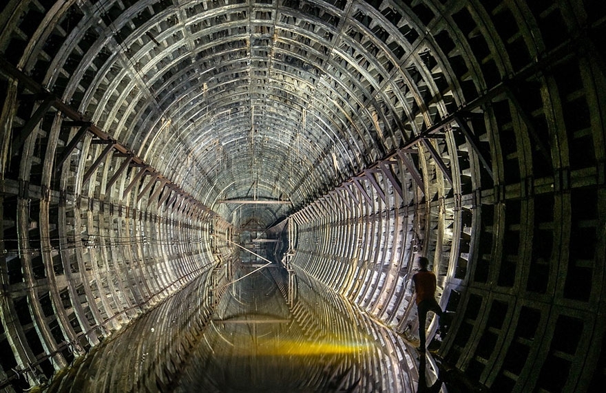 19. Abandoned Subway Tunnel in Kiev, Ukraine