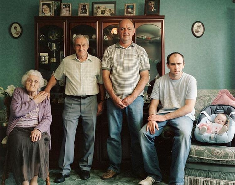 Beautiful Family Portraits with 4+ Living Generations