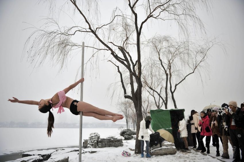 Pole dance in snow