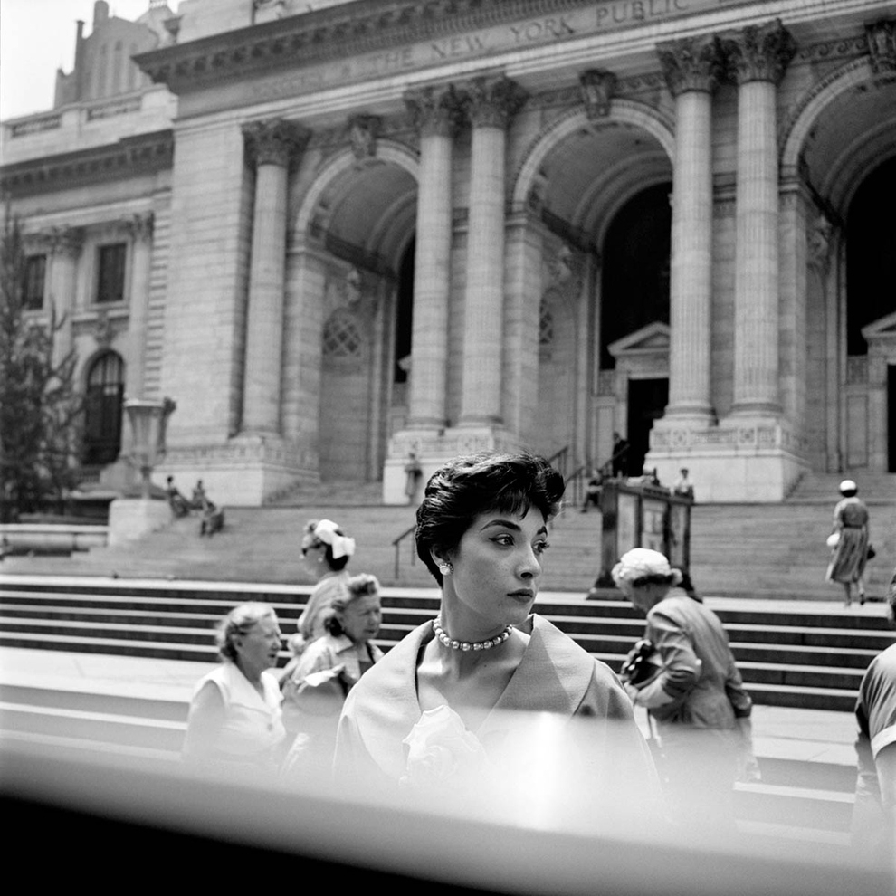 Historical photos of NY and Chicago citizens