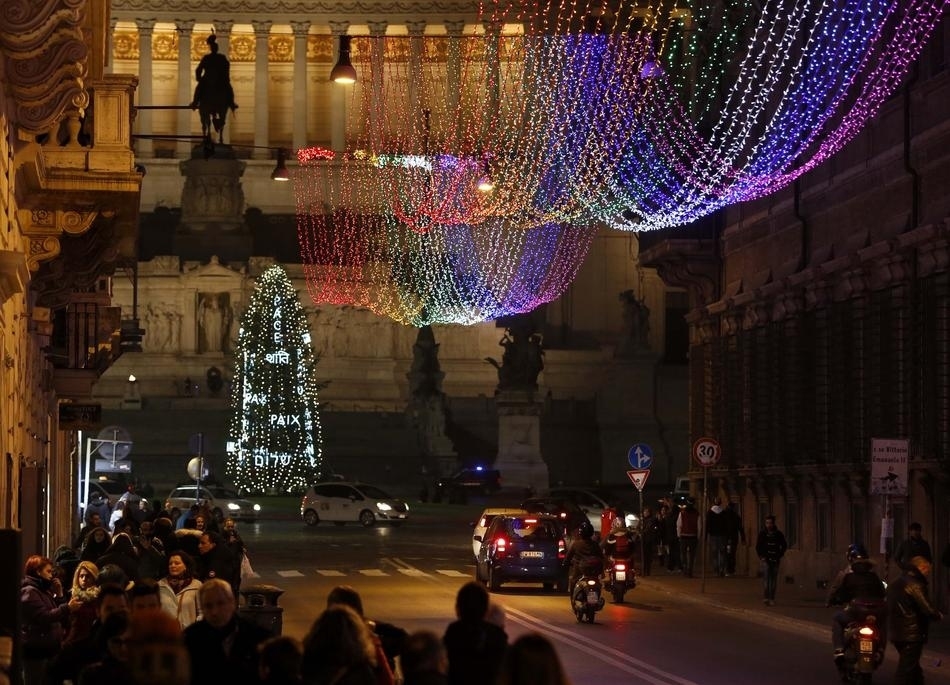 55 Incredible Images Of The World Celebrating Christmas