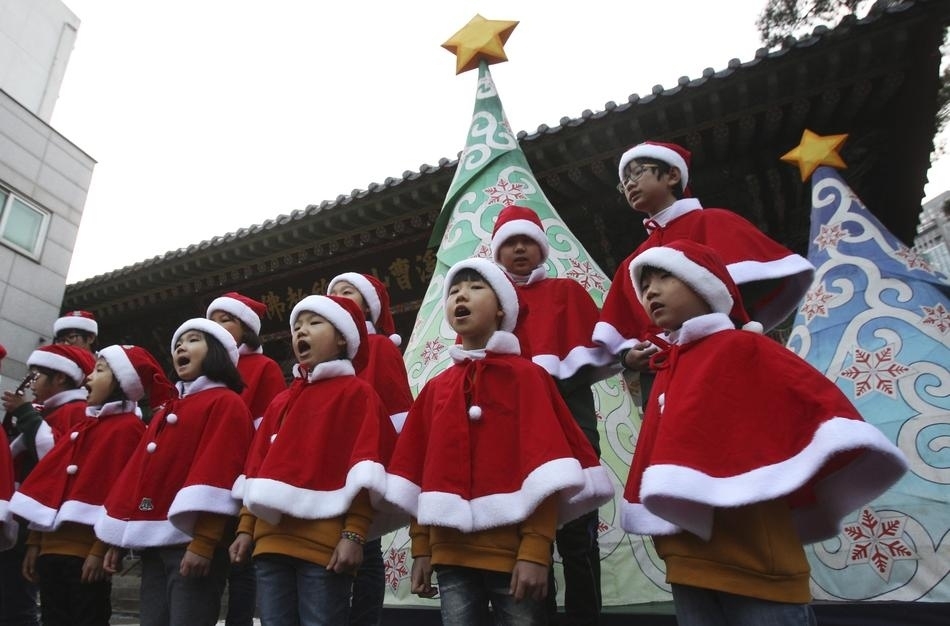55 Incredible Images Of The World Celebrating Christmas