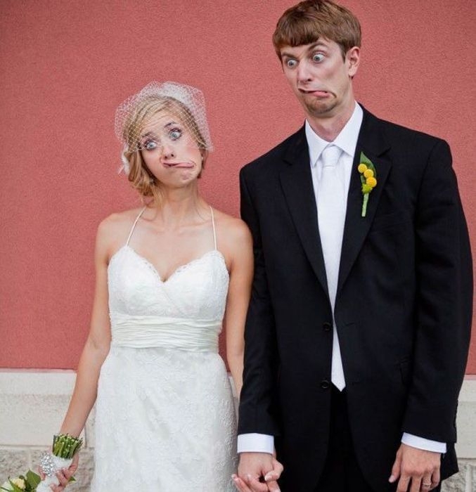 The 25 Most Hilarious Wedding Photos Ever