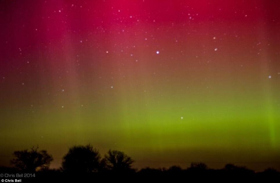 The Norfolk lights! Skies over East Anglia turn red and green by stunn