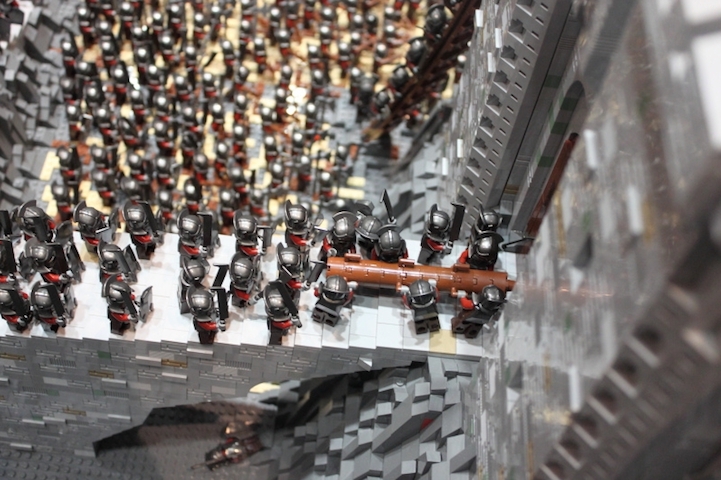 Over 150,000 LEGO Bricks Are Used to Recreate the Scene From LOTR
