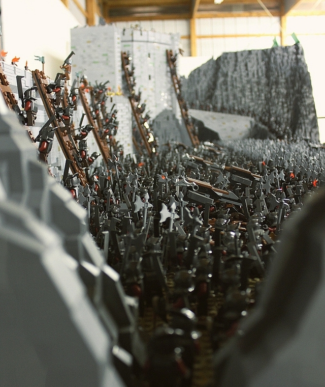 Over 150,000 LEGO Bricks Are Used to Recreate the Scene From LOTR