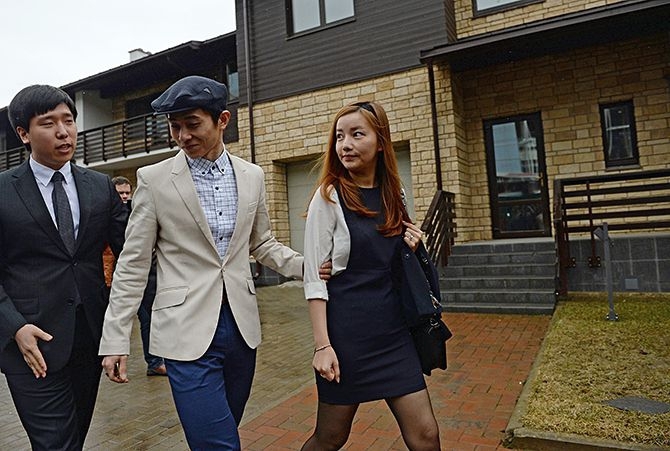 Six-time Olympic champion Viktor Ahn received keys from his  new house
