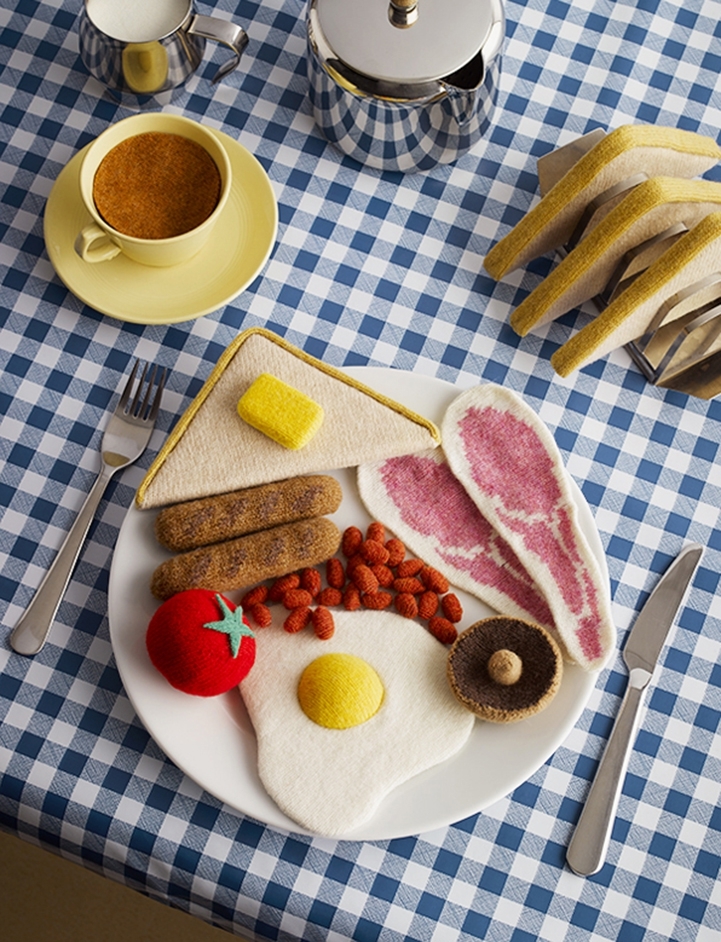 Realistic Comfort Foods Playfully Knitted Out of Wool