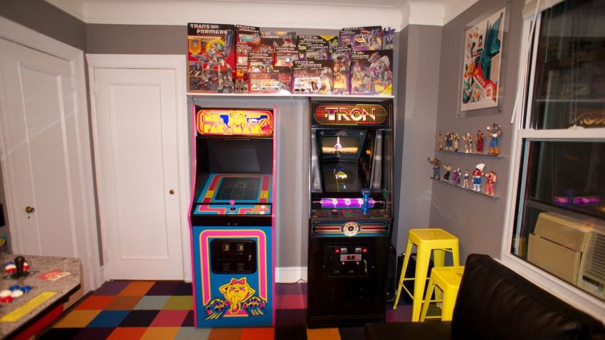 Man Turns Bedroom Into Arcade, Then Gets Dumped