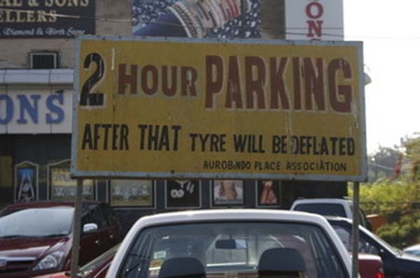 23 Foreign Signs That Had NO Idea What They Were Talking About