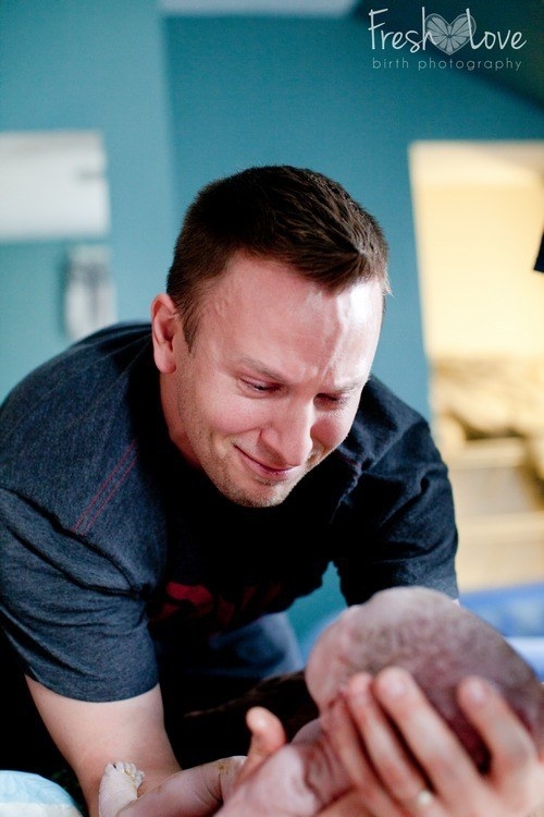 Touching Photos Of Fathers Seeing Their Babies For The First Time