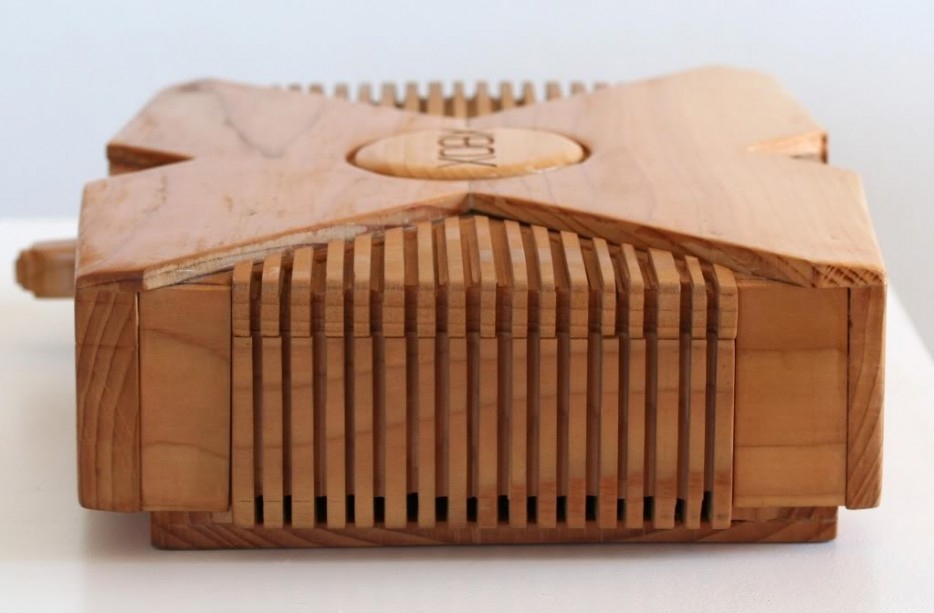 This Beautiful Wooden Xbox Isn’t Ready For Gaming, But You’ll Want It 